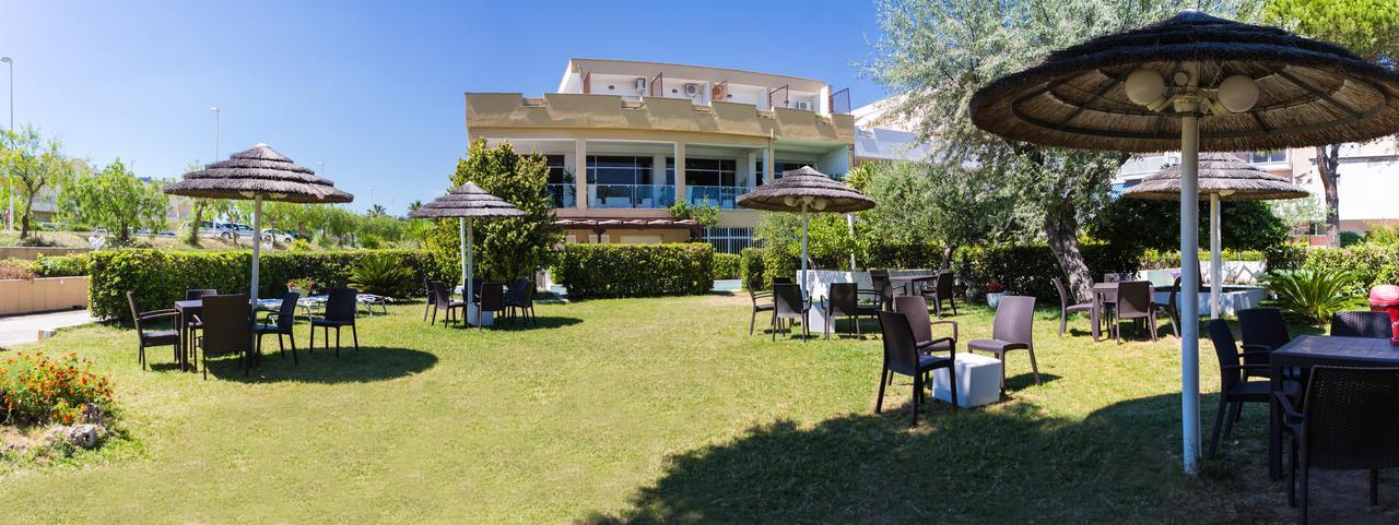 Hotel Holiday فاستو المظهر الخارجي الصورة